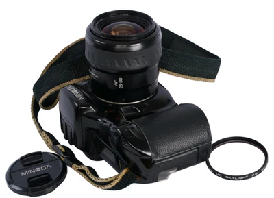 Minolta Dynax 7xi AF 35mm Film SLR c/w Minolta Zoom Xi 28-80mm f/4-5.6 Lens Kit - Image 1 of 4