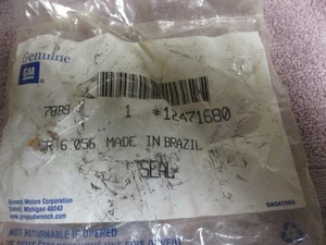 New NOS GM Chevrolet GMC 4X4 Truck  Drive Axle Seals (2) 6.056, Part # 12471680 - Bild 1 von 2