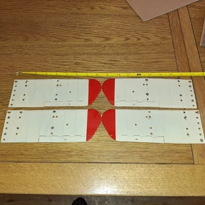 4 X (2 X #P1/2) CREME MECCANO FLUGZEUG KONSTRUKTOR HAUPTFLUGZEUG GROSS LINKS/RECHTS - Bild 1 von 3