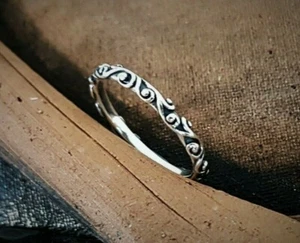Sterling Silver Etched Stacking Ring - Imagen 1 de 9