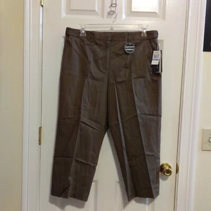 NEW Counterparts Women's Dark Khaki Cotton Cropped Pants Size 18 - Picture 1 of 8