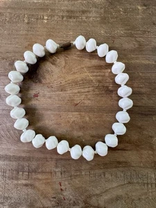 "Collar vintage de cuentas de vidrio esmerilado blanco forma irregular 16"" Reinhart?" - Imagen 1 de 9
