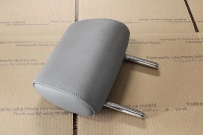 2007 2008 2009 2010 2011 BMW 328i 328xi BANCO TRASEIRO ENCOSTO DE CABEÇA CENTRO CINZA SEDÃ - Imagem 1 de 4