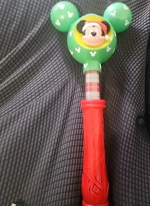 Disney Parks Mickey Weihnachten 2023 Leucht Seifenblasenstab funktioniert - Bild 1 von 2