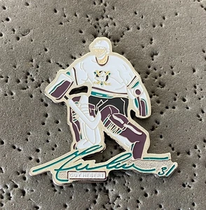 Anaheim Ducks #31 Guy Hebert Signature Player NHL Hockey Pin - Imagen 1 de 2