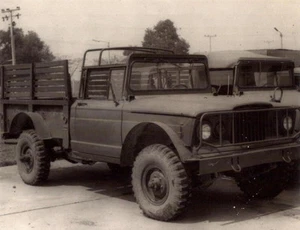 U.S. Army M715 / M725 / M726 Kaiser Jeep Manual Bundle – 7 High-Resolution PDFs - Bild 1 von 1