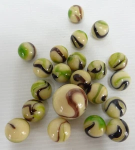 Sloth Glass Marbles Shooter & Players - Picture 1 of 3