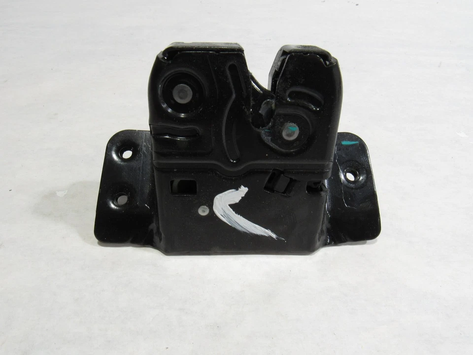 Привод замка защелки заднего багажника Aston Martin Vantage 2019 18–21 годов выпуска: A - Изображение 1 из 4