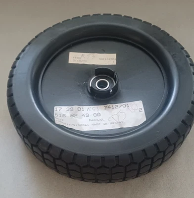 Roue arrière tondeuse HUSQVARNA RSOS SV SVBBC SVE Ref 516824900 - Photo 1/4