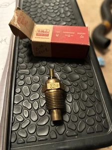 NOS OEM Ford 1957 Fairlane 6 Cylinder Temperature Sending Unit B7A-10884-B - Picture 1 of 4