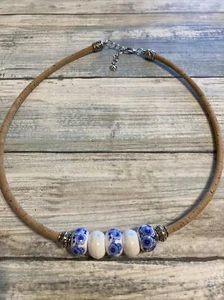 Porzellan blaue Rose Kork Halskette 18" hellbraun weiß Neu ohne Etikett - Bild 1 von 9