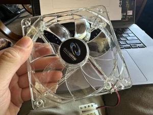 RaidMax 140 mm Case Fan Clear w/blue LEDs - Picture 1 of 3