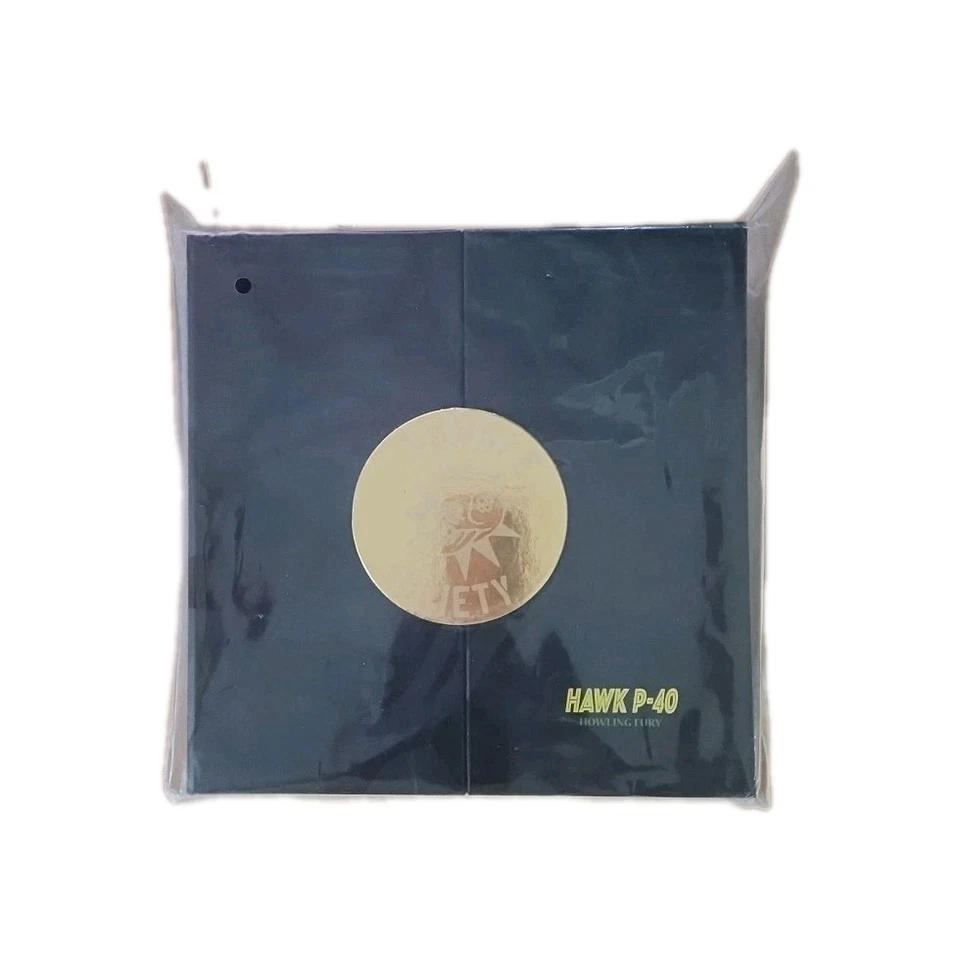 Mezco Toyz One:12 Collective Exclusive Rumble Society Hawk P-40 Howling Fury - Image 1 of 1