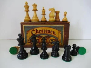 VINTAGE CHAD VALLEY CHESS SET STAUNTON PATTERN K 79mm AND ORIGINAL CHESS BOX - Picture 1 of 15