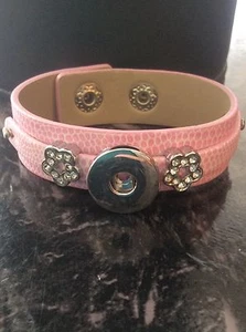 BRAND NEW SNAP IN CHARM INTERCHANGEABLE LEATHER BRACELET NT12 SLIDE ON CHARMS - Picture 1 of 1