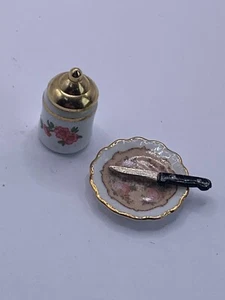 1/12th Dolls house miniatures, Reutter plate and Canister, CQ95 - Picture 1 of 3