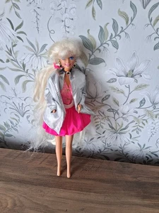 Vintage 90s Barbie doll very long hair fully dressed but damaged feet - Picture 1 of 5