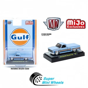 M2 Machines 1:64 - 1978 Chevrolet Silverado C30 Custom GULF – Blue - Picture 1 of 2