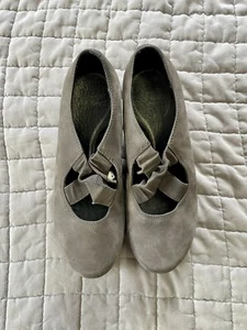 Dansko Clogs Womens US 7.5/8 EUR 38 Suede Leather Gray Mary Jane Cross Strap EUC - Picture 1 of 4