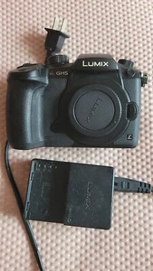 Panasonic LUMIX DC-GH5 20.3 MP Mirrorless Digital Camera - Black (Body Only) - Picture 1 of 9