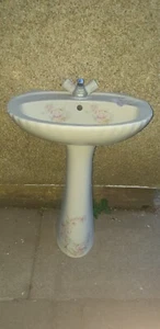 Retro 1980s and 1990s Balterley Shell Satsuma pedestal basin 1 tap champagne - Picture 1 of 7