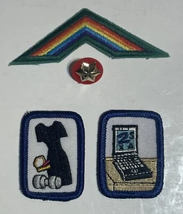 Menge 4 Vintage Pfadfinderinnen USA GSA Kadette Senior Patches Abzeichen nicht mehr produziert - Bild 1 von 7