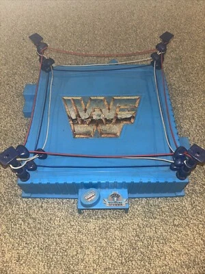 Anillo de lucha deportiva Hasbro Titan 1989 WWF vintage azul  Foto 1 de 4