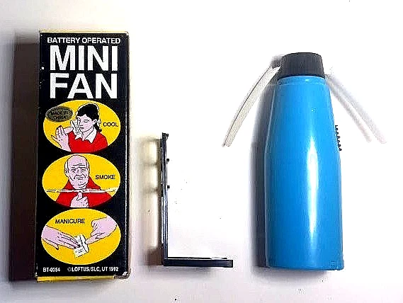 Mini ventilador portátil vintage a batería - ¡azul mantente fresco! Viene con soporte Foto 1 de 1