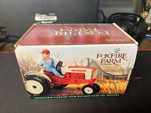 ERTL Collectibles 1:16 Foxfire Farm Jim #7 Ford 901 Tractor Lowell Davis A21 - Picture 1 of 5