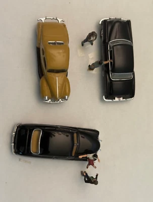 Woodland Scenics ~ HO Scale Vehicles ~ Cruisin' Coupes  and Spooning-N-Croonin - Image 1 of 4