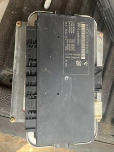 2009 BMW 750Li Footwell Body Control Module BCM - Picture 1 of 3