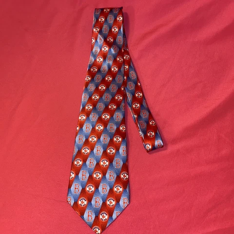 MLB Boston Red Sox Logo  100% Silk Tie Eagles Wings Nice Condition Cover