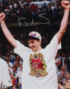 Toni Kukoc signed autographed Chicago Bulls 11x14 photo NBA Beckett BAS COA - Picture 1 of 2