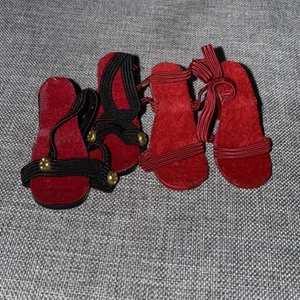 2 Pairs Vintage 1950s 2" Black Elastic High Heeled Doll Shoes - Picture 1 of 11