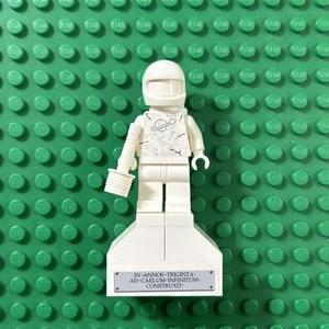 LEGO Classic Spaceman White Statue Minifigure - 5974 Space Police Galactic SP103 - Picture 1 of 5