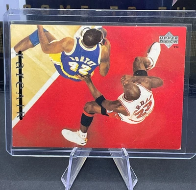 1994 Upper Deck Michael Jordan Rare Air #17 Chicago Bulls HOF - Image 1 of 2