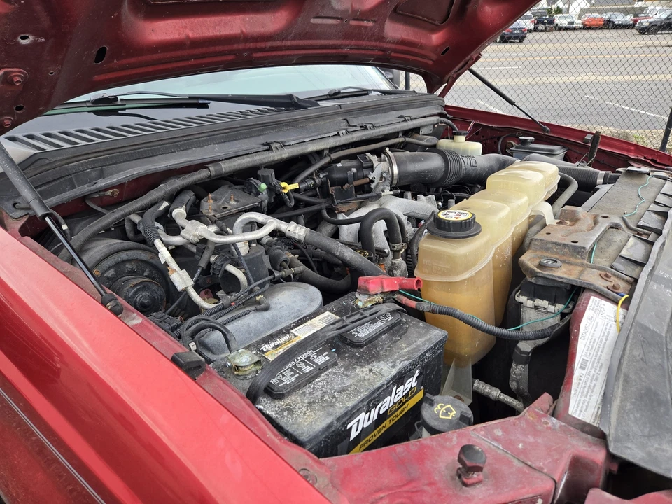 Used Engine Coolant Reservoir fits: 2005 Ford Excursion 6.8 Grade A - Image 1 of 4