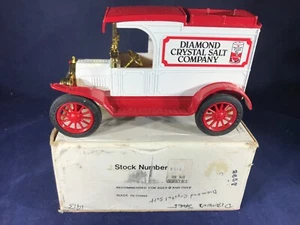 B2-27 ERTL 1:25 SCALE DIE CAST BANK - 1913 FORD MODEL T VAN -DIAMOND CRYSTAL SAL - Picture 1 of 6
