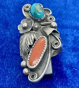 Ein Vintage Türkis und Koralle Sterling Ring. Hergestellt von Navajo Phil Chapo. Größe 8 - Bild 1 von 6