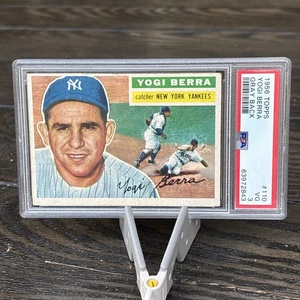 1956 Topps Yogi Berra espalda gris #110 PSA 3 en muy buena condición Yankees de Nueva York Salón de la fama - Imagen 1 de 2