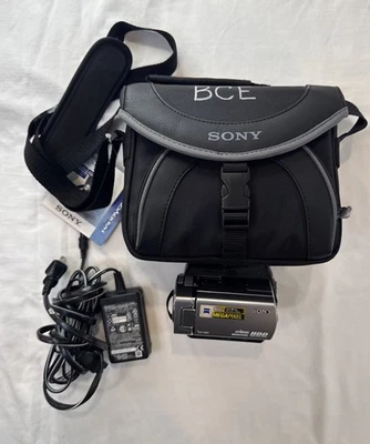 Sony Handycam DCR-SR85 25X Optical Zoom 60GB HDD Camcorder Tested and Works - Image 1 of 4