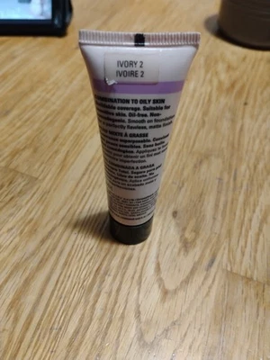 Mary Kay TimeWise Luminous-Wear Liquid Foundation - Ivory 4 - Image 1 of 2