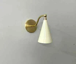 Elegance Mid Century Inspired Brushed Brass Wall Lamp for Modern Interiors - Picture 1 of 6