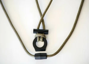 Breakaway Feuerstarter Halskette mit Khaki Fish&Fire 550 Paracord Survival Kordel - Bild 1 von 6