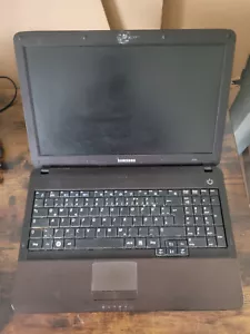 Samsung R540 15,6 Zoll Notebook core i3 2,4 ghz cpu zu heiss fehlt aus! Bastler! - Bild 1 von 5