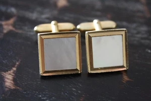 Vtg Estate Gold Tone Diamond Cut Edge Mother of Pear Center Stone Cufflinks GUC - Picture 1 of 9