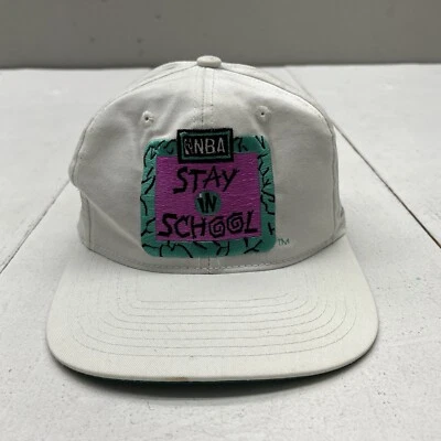 Gorra de baloncesto retro vintage de los 90 Starter NBA blanca SnapBack Stay In School Foto 1 de 4