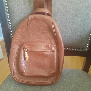 Danier leather convertible backpack shoulder bag - Picture 1 of 5