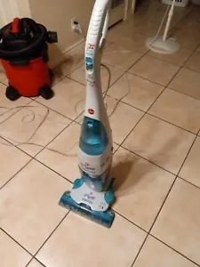 Hoover FloorMate Wet/Dry Vac Floor Washer with SpinScrub brushes, Model H3000 - Picture 1 of 8