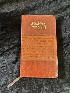 WALKING WITH GOD - LEDER - Andacht 2012 - Bild 1 von 7